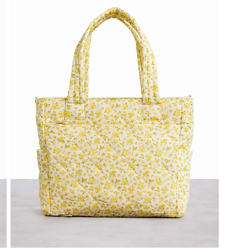 BEIS THE TOTE IN GARDEN PARTY (waitlisted!) w changing pad